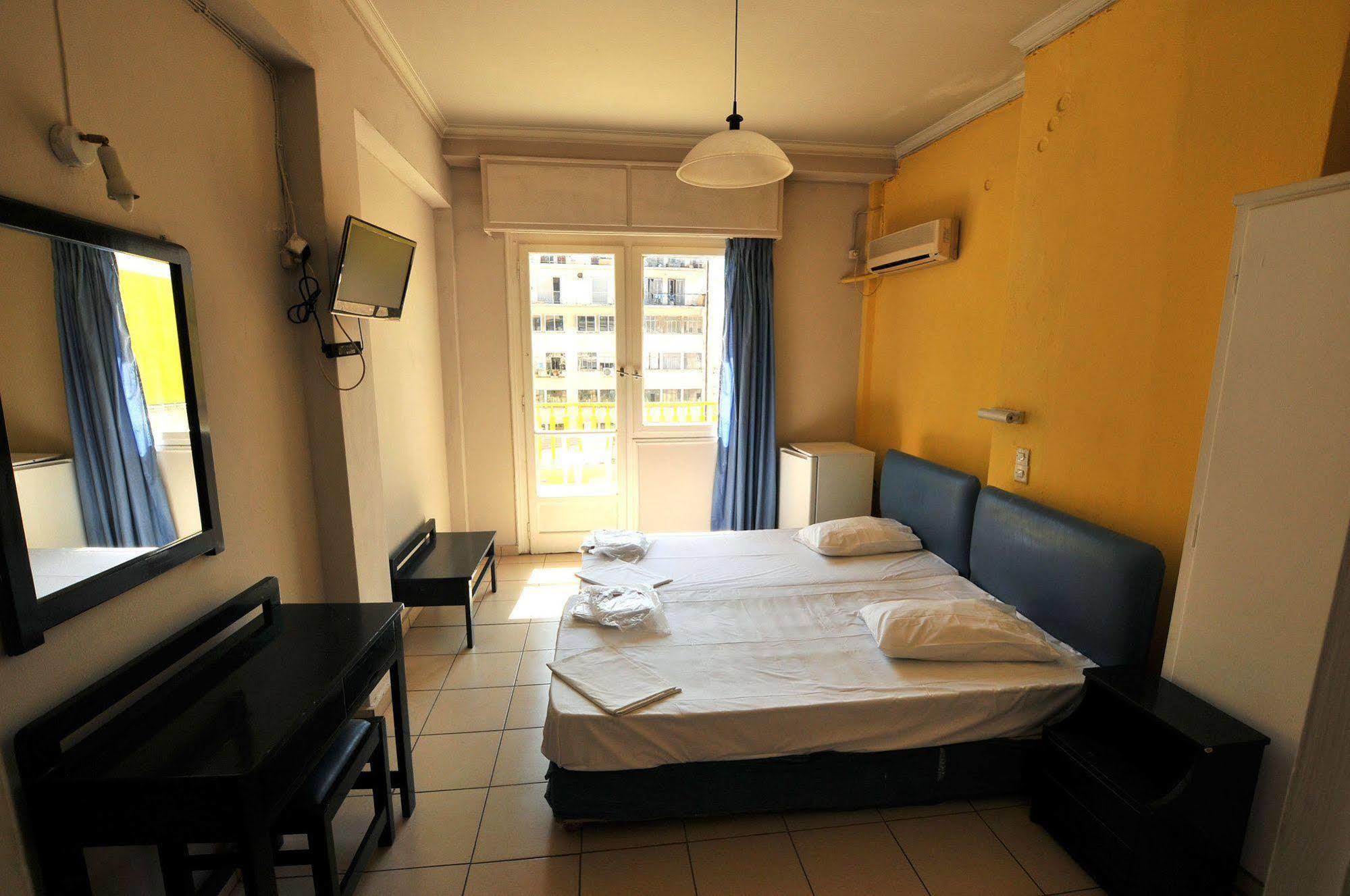 Soho Hotel Athena Bagian luar foto