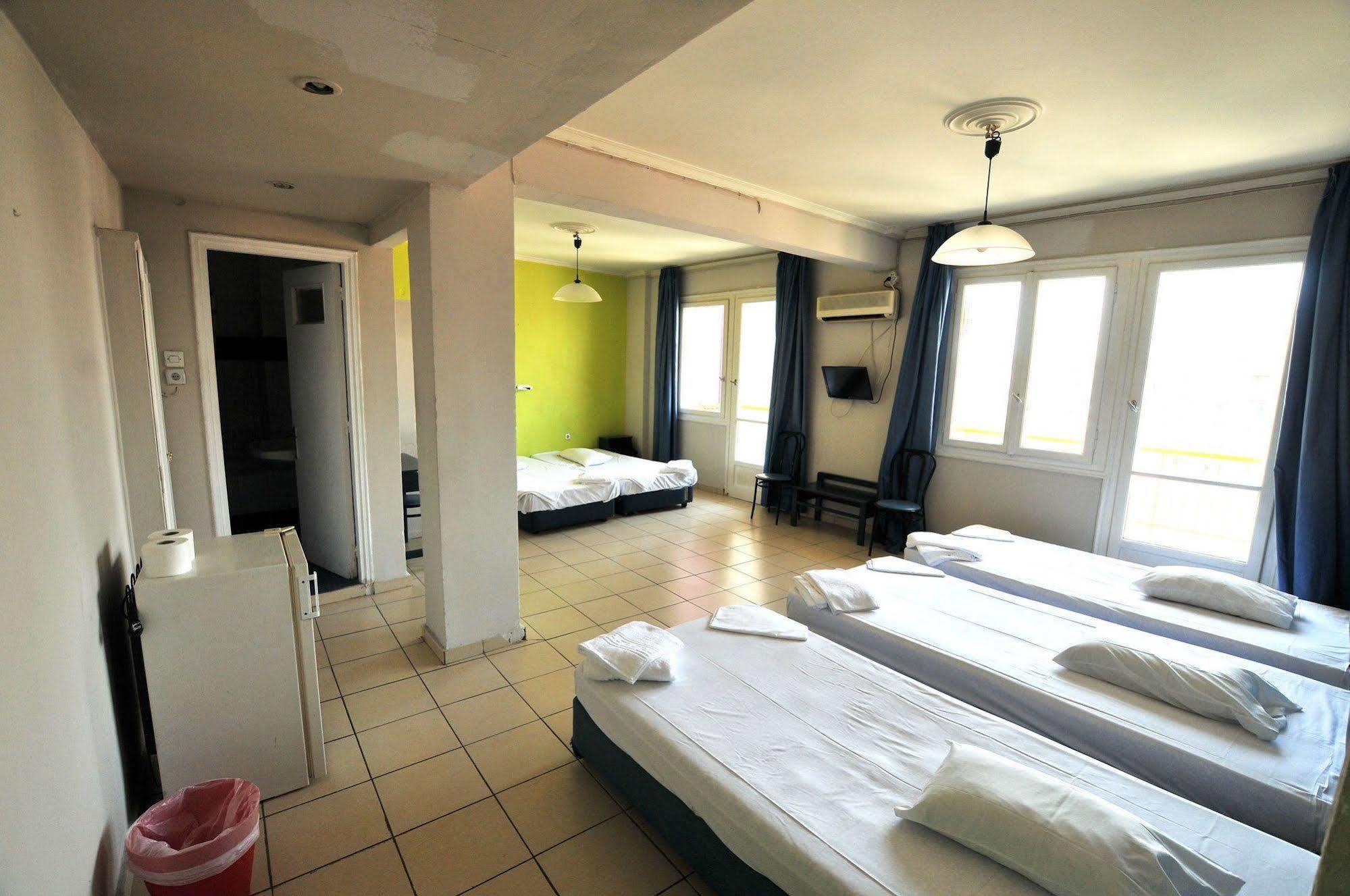 Soho Hotel Athena Bagian luar foto